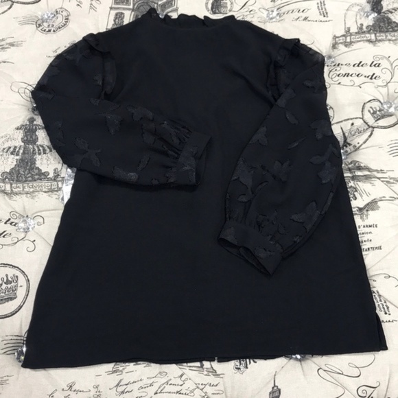 CECE Three Quarter Floral Jacquard Sleeve Top - Picture 4 of 5